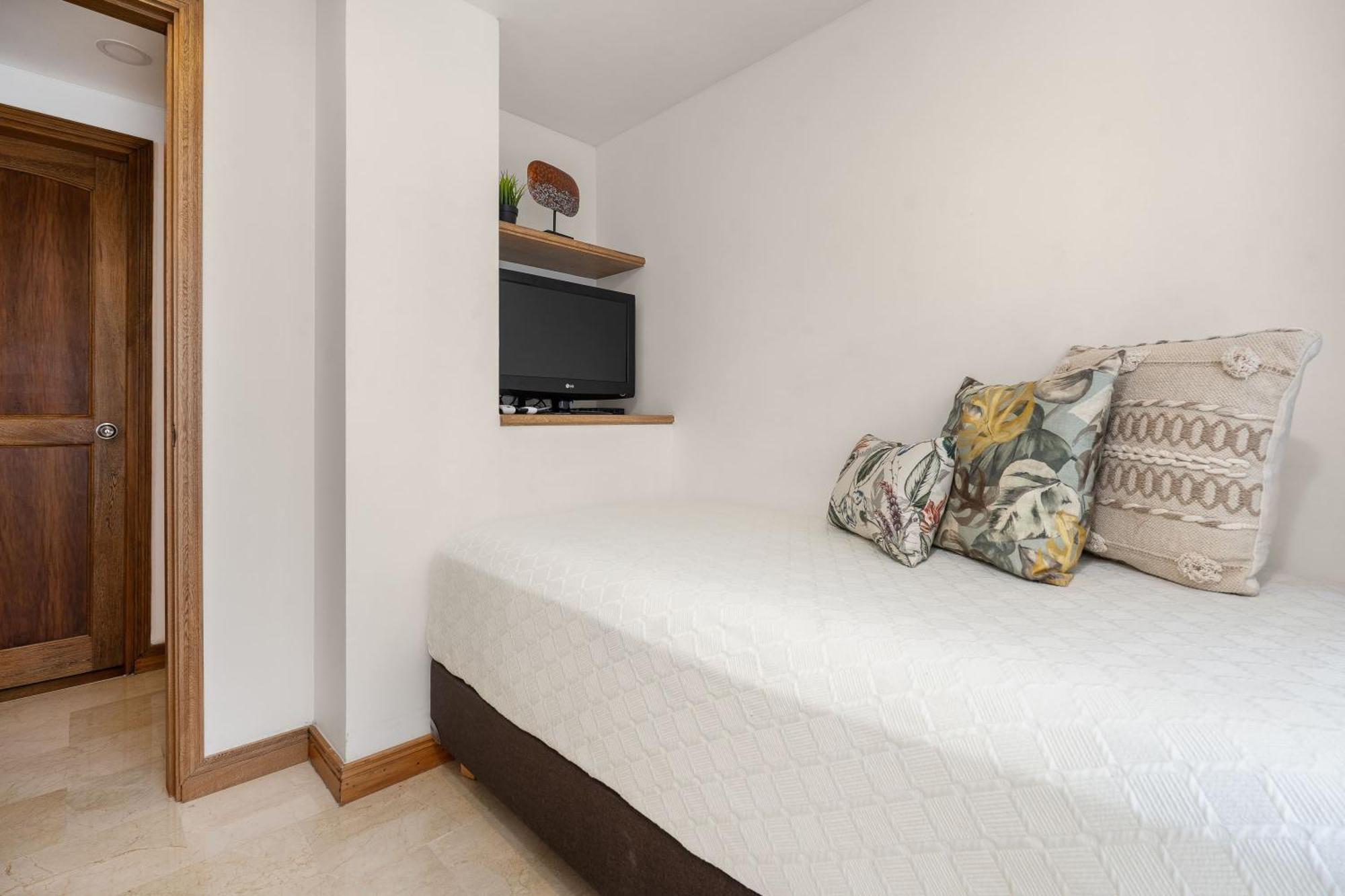 Alcazar De Oviedo By Ee Hoteles Medellín Kültér fotó
