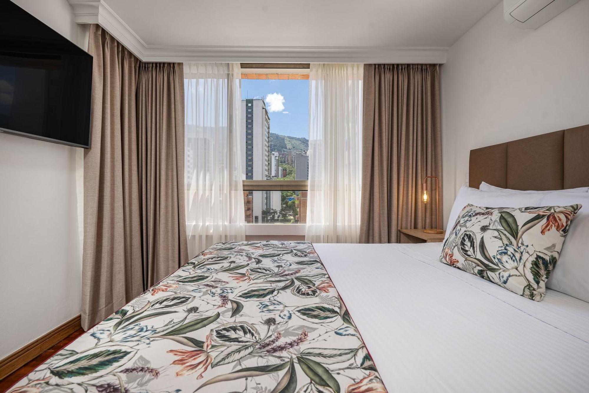 Alcazar De Oviedo By Ee Hoteles Medellín Kültér fotó
